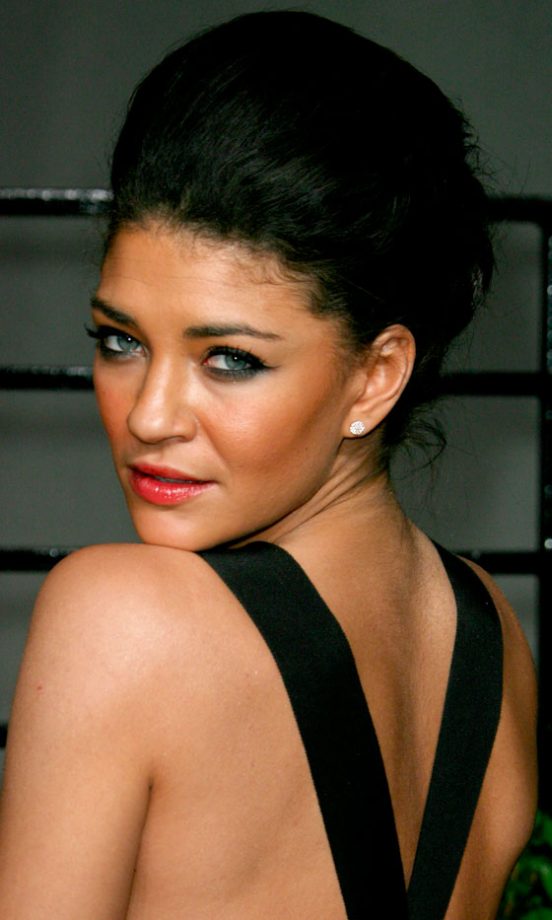 Jessica Szohr Does Old School Glamour With This Retro Bouffant Hairstyle, 2011
