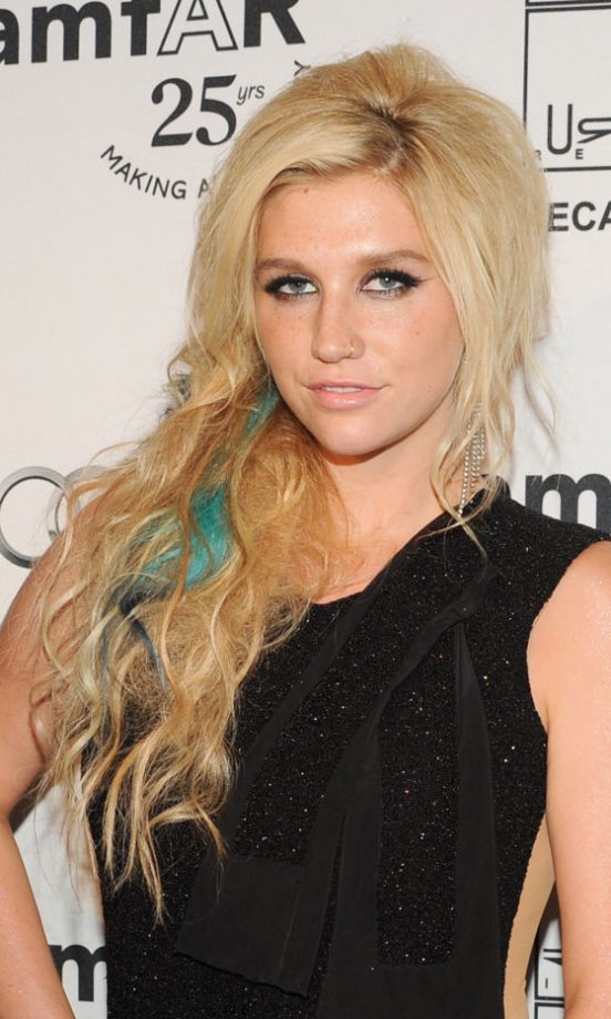 Kesha Updates The Sideswept Hairstyle With Lots Of Messy Volume And A Turquoise Streak, 2011
