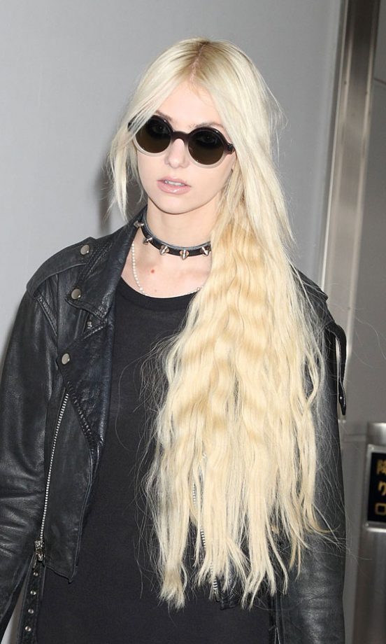 Taylor Momsen's Rebellious Rock Chick Look Is Topped Off With Super-Long Peroxide Locks, 2011