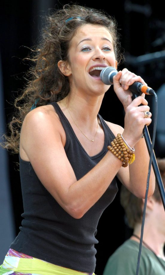 Leah Wood Taking After Her Father Ronnie Wood Performing At The Isle Of Wight Festival, 2004