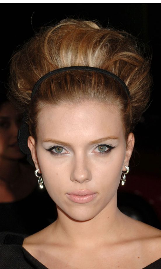 Scarlett Johansson Channels The '60s With This Vintage-Inspired Hairstyle, 2006