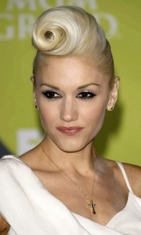 Gwen Stefani Rolls Her Hair For A New Take On Her Usual Quiff, 2006