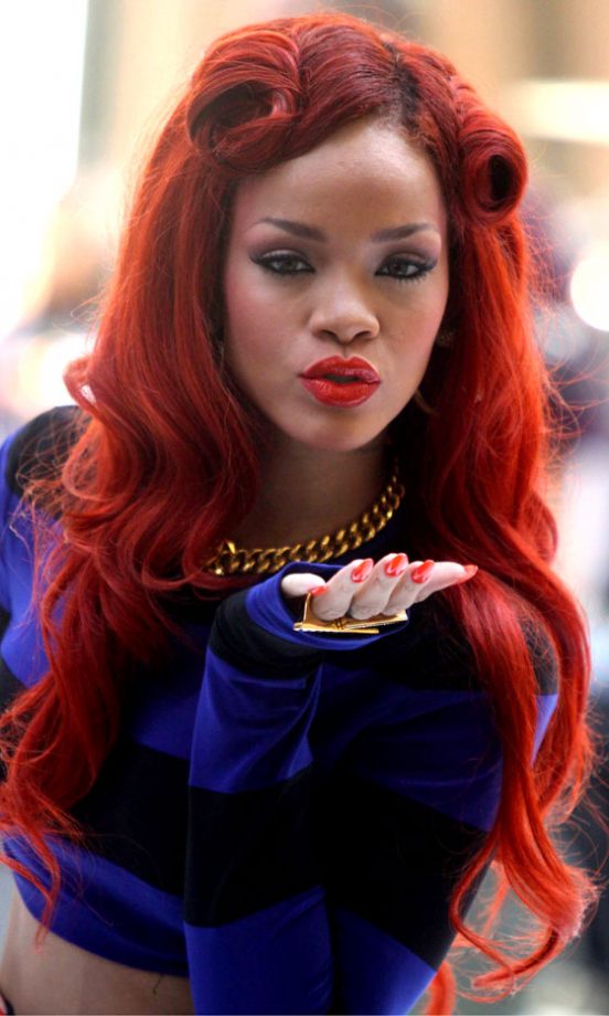 Rihanna Wowed With A Perfectly Styled Retro Hairstyle In New York 2011
