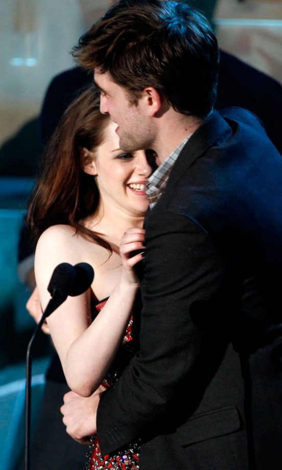 Kristen Stewart And Robert Pattinson At The MTV Movie Awards 2011