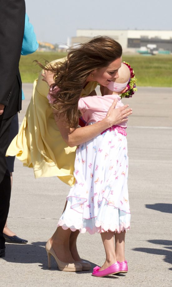 Kate Middleton Is Embraced By A Canadian Girl In A Touching Moment, 2011