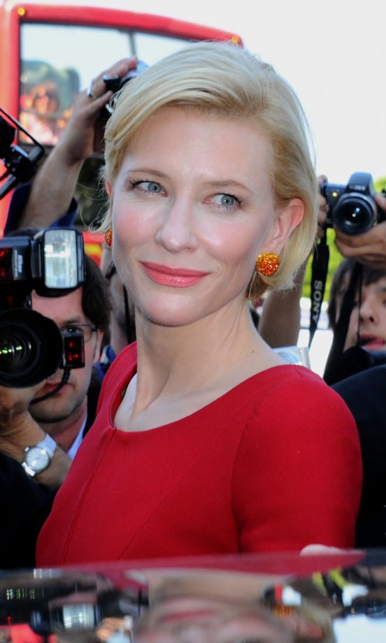 Cate Blanchett Arrives For The Giorgio Armani Prive Haute Couture AW11/12 Fashion Show