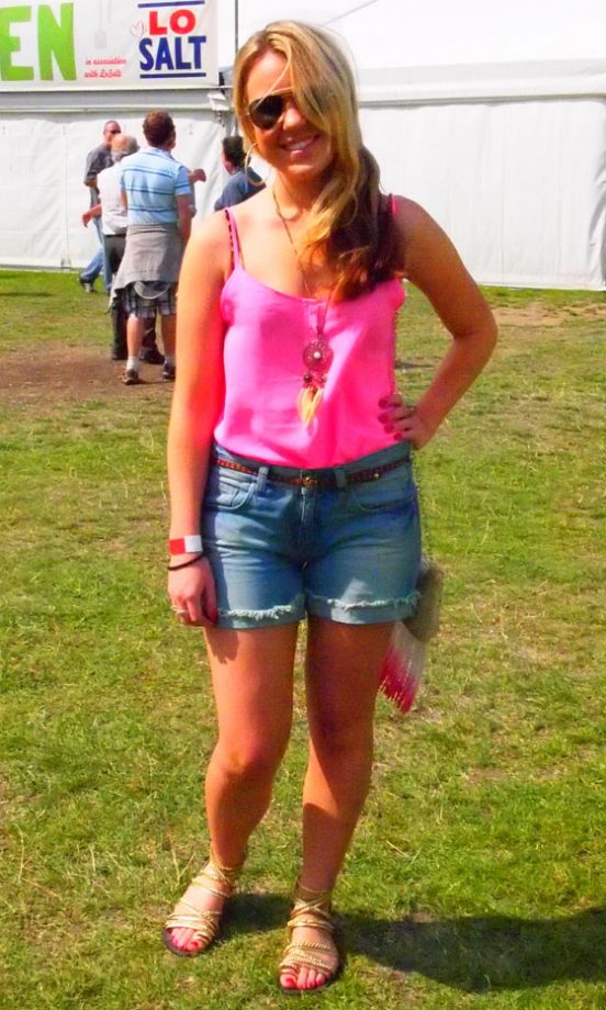 Street Style: Jade Wears An H&M Top With An Accessorize Bag, The Big Feastival 2011