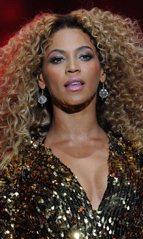 Beyonce Brings Big Hair Back At Glastonbury, 2011