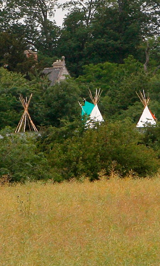 Kate Moss Sets Up Teepees In Her Garden For Her Wedding Party, 2011