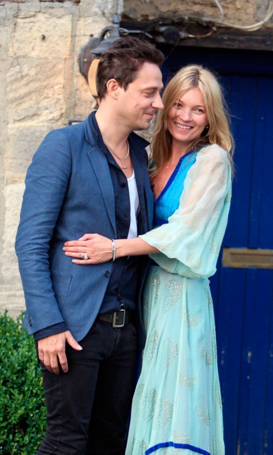 Kate Moss And Jamie Hince Pose Following Their Wedding Rehearsal Dinner, 2011