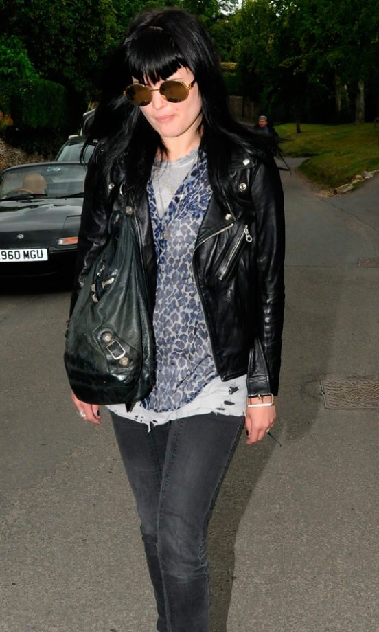 Alison Mosshart, Jamie Hince's Best 'Man', Arrives For Kate Moss' Wedding, 2011