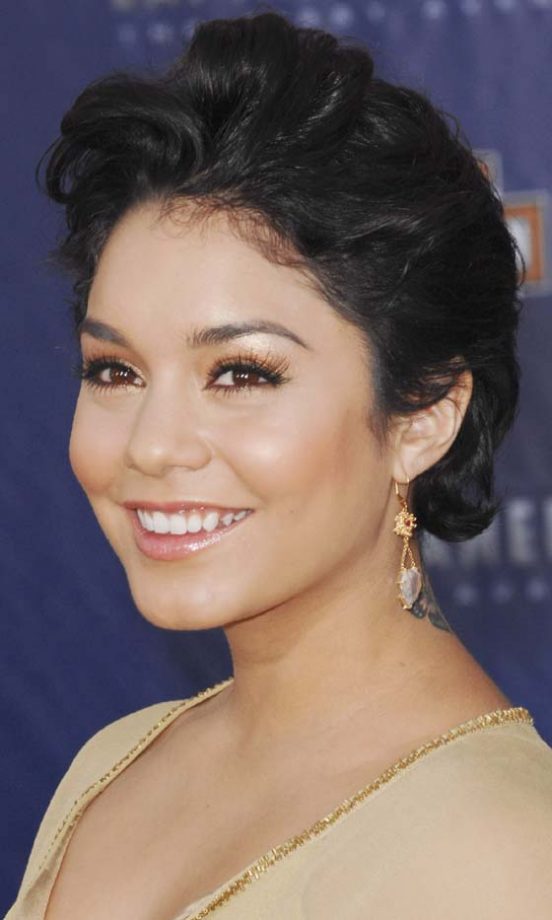 Vanessa Hudgens Unveils Her Hairstyle With A New Short Cut, 2011