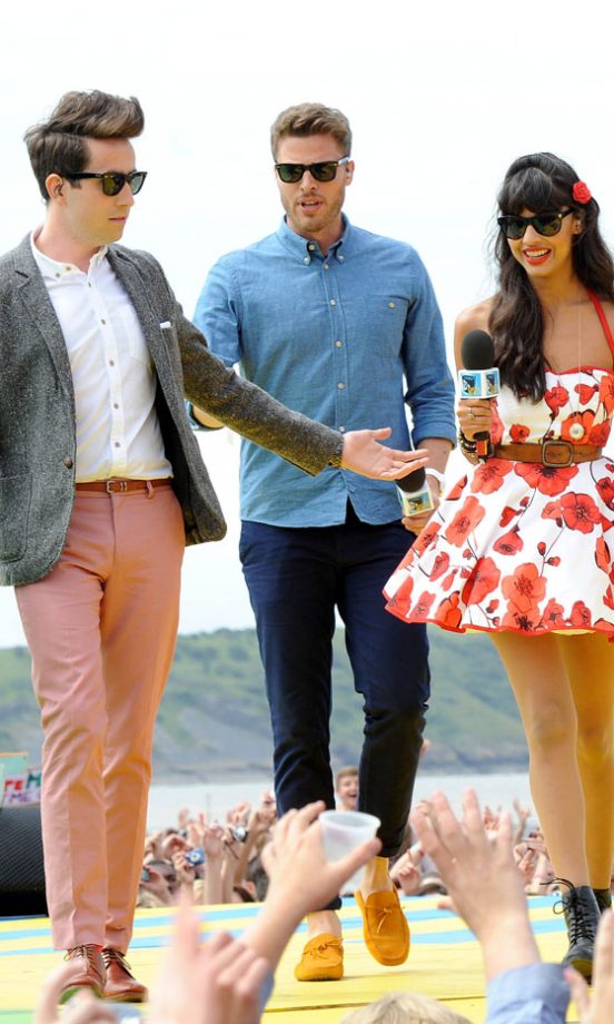 T4 Presenters Nick Grimshaw, Rick Edwards And Jameela Jamil Take To The Stage In Their Matching Ray Bans, 2011