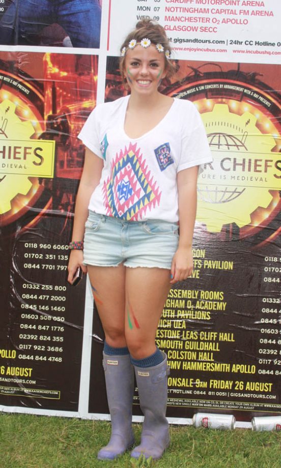 Emma Wears A T-Shirt From H&M And Topshop Shorts At V Festival 2011