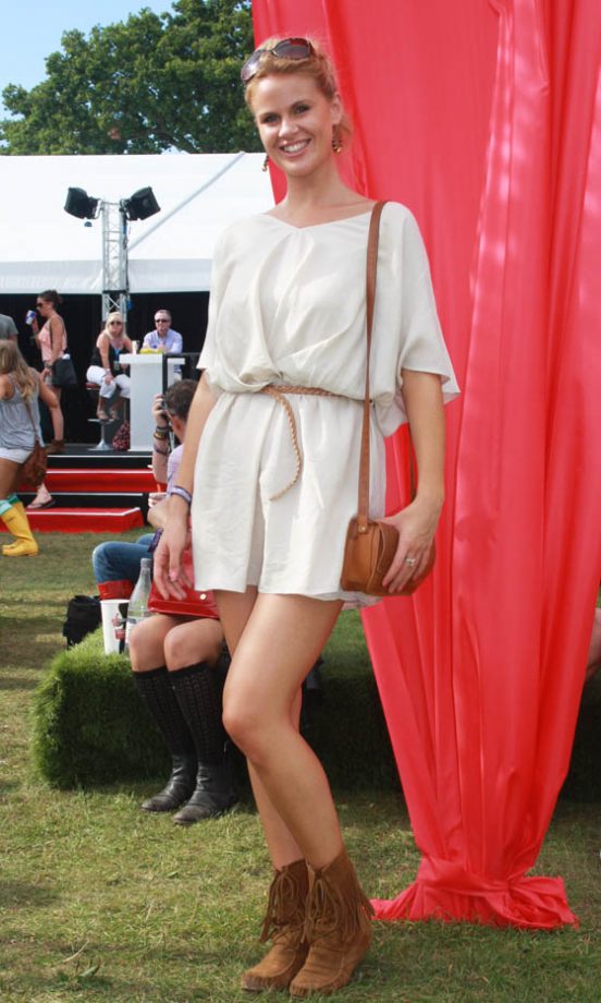 Fiona Looks Lovely In A Zara Dress, Primark Boots And A Miss Selfridge Bag At V Festival 2011