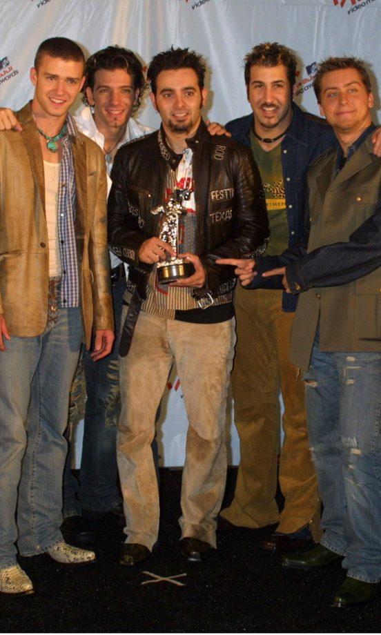 NSync Pick Up Their Award At The 2001 MTV Music Video Awards