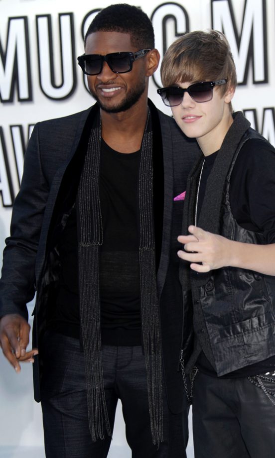 Justin Bieber Hangs Out With Usher At The 2010 MTV Music Video Awards