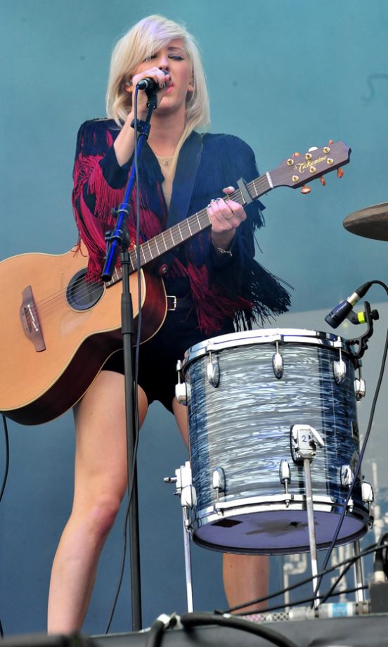Ellie Goulding Wows The Crowd On Stage At V Festival 2011
