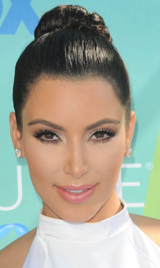 Kim Kardashian At The Teen Choice Awards, 2011