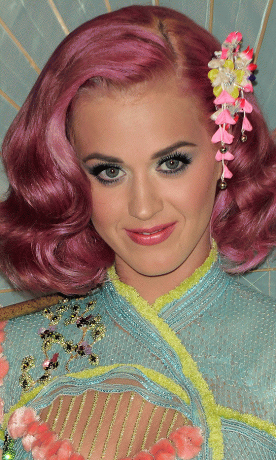 Katy Perry Wearing Statement Hair Accessories At The MTV Video Music Awards 2011