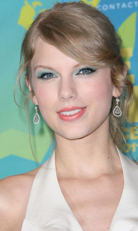 Taylor Swift At The Teen Choice Awards, 2011