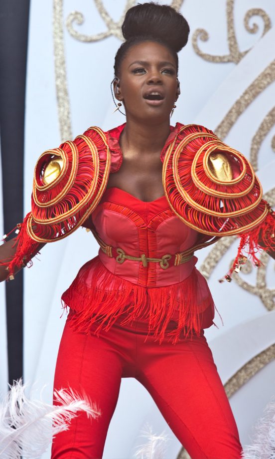 Shingai Shoniwa Performs With The Noisettes At V Festival 2011