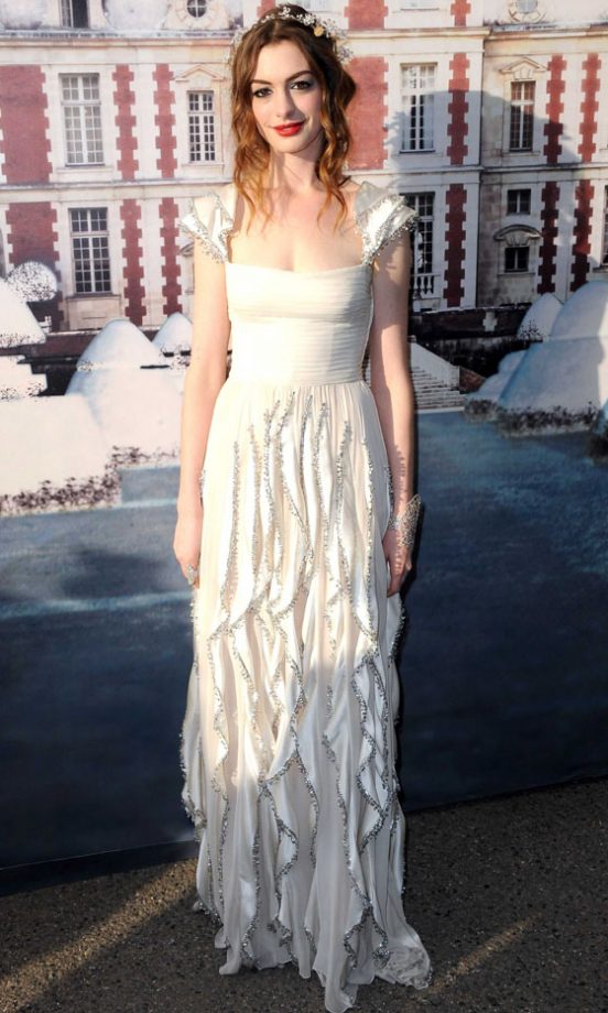 Anne Hathaway Looks Angelic In Valentino For The White Fairy Tale Love Ball, 2011