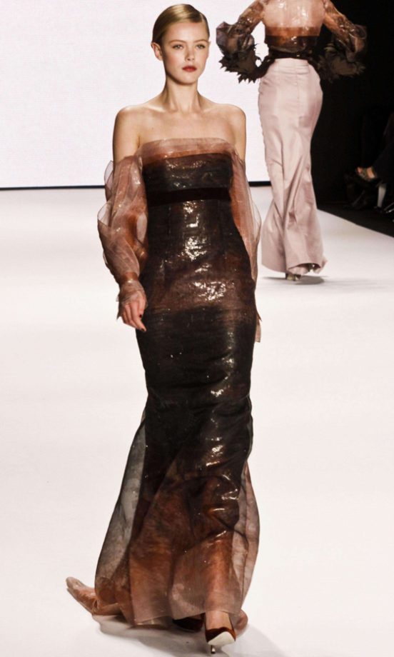 Christina Hendricks Was Clearly Inspired By The Carolina Herrera Fashion Show, A/W 11 Collection