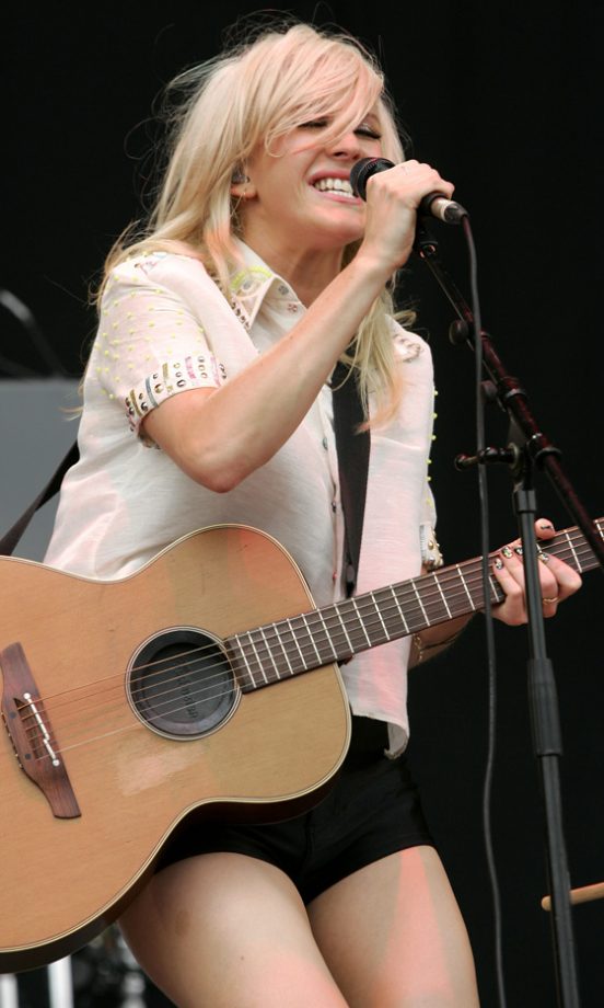 Ellie Goulding Rocks The Crowd At V Festival 2011