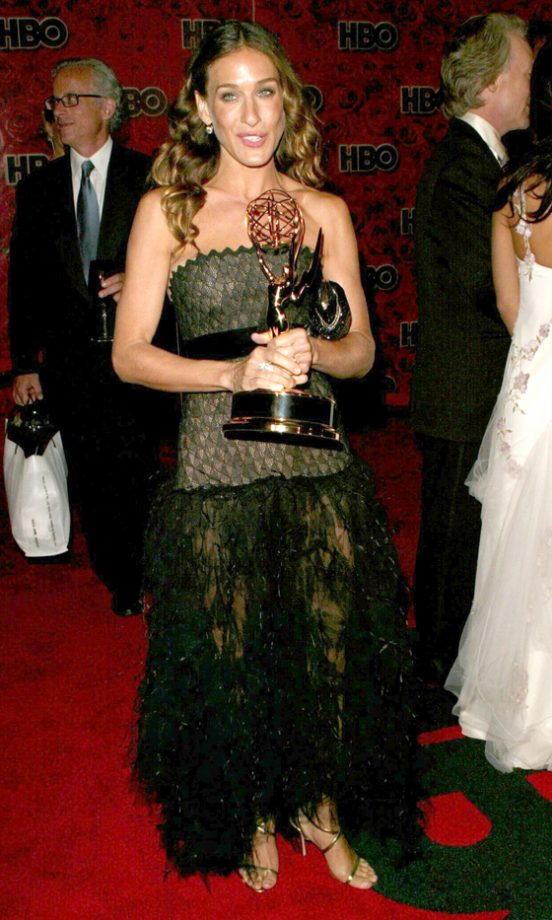 Sarah Jessica Parker Wearing A Strapless Dress At The Emmy Awards, 2004