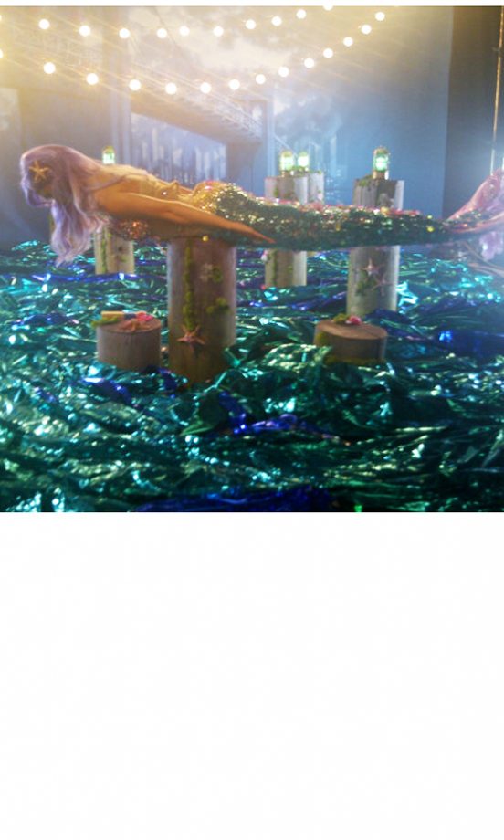 Katy Perry Attemping Internet Craze Of Planking, Posting This Picture On Twitter, July 2011