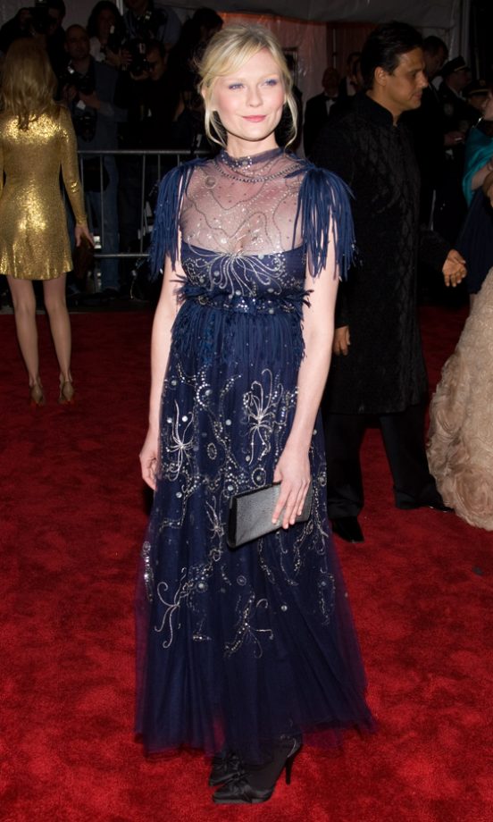 Kirsten Dunst At The Model as Muse Benefit Gala at the Metropolitan Museum of Art Costume Institute In New York, 2009