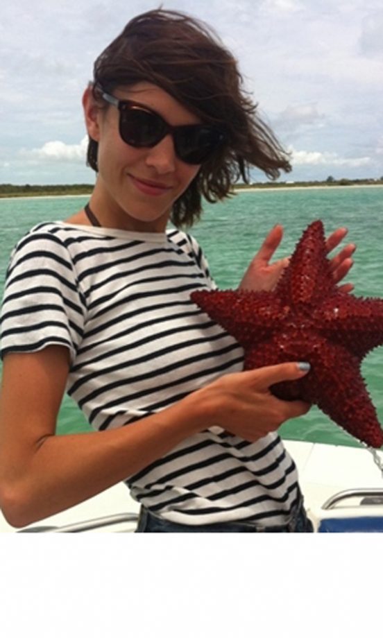 Alexa Chung @alexa_chung Posted This Twitter Picture With A Starfish, June 2011
