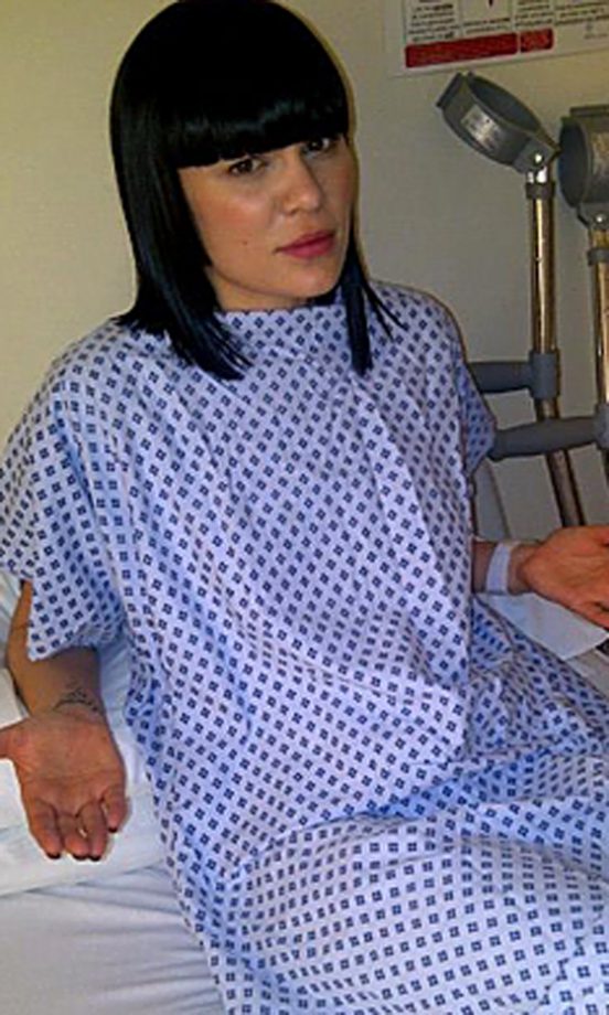Jessie J Twitter Picture In Hospital With Broken Leg, June 2011