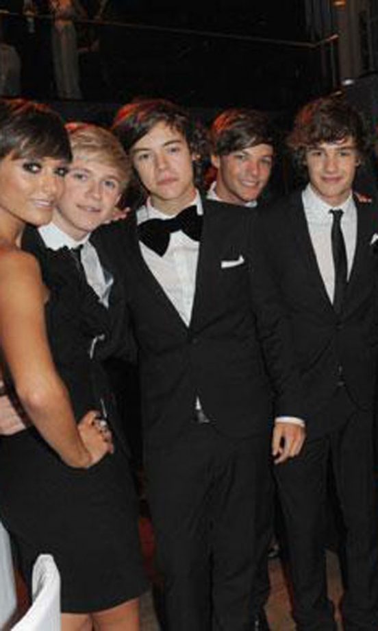 Frankie Sandford @FrankieTheSats With Some Members Of One Direction @onedirection, September 201