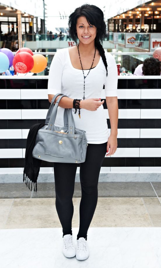 Mari Nisumaa Wearing A Monochrome Dorothy Perkins Outfit