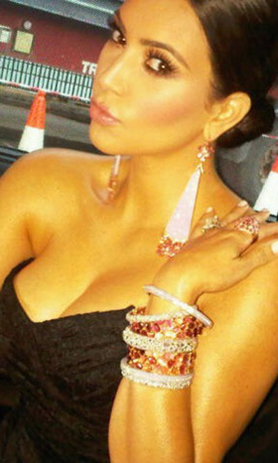 Kim Kardashian Tweeted Picture Of Her Engagement Ring From Fiance Kris Humphries