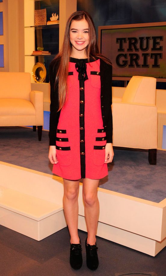 We Loved Hailee Steinfeld's Perfectly Polished Look And Her Shiny Hairstyle On The Early Show In America, January 2011