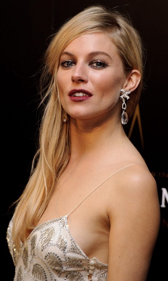 Sienna Miller Wearing Dark Berry Lipstick At The Moet & Chandon Etoile Awards Party 2011