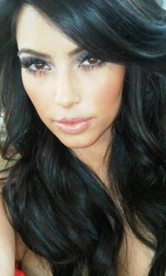 Kim Kardashian @KimKardashian Tweeting A Close-Up Picture Of Herself Before Work, March 2011