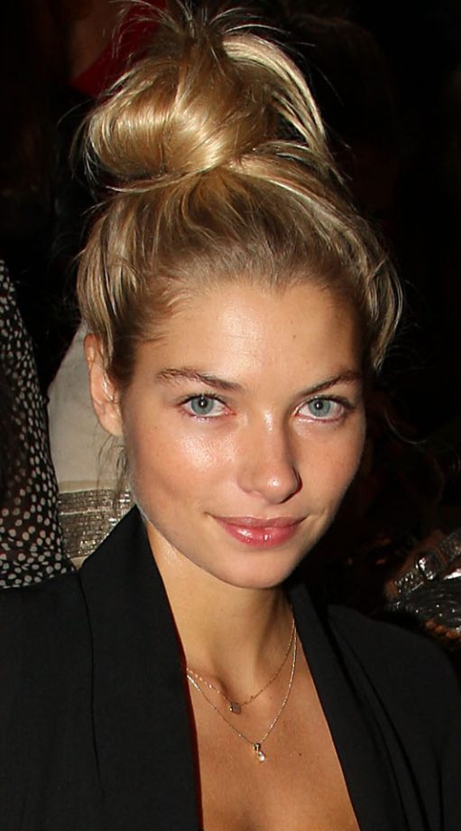 We Love Jessica Hart's Top Knot Bun Hairstyle As Seen At The BCBGMAXAZRIA Fashion Show, 2011