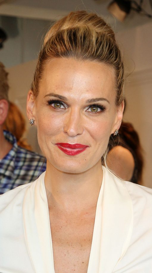 Molly Sims Loks Lovely With Her Neat Bun, 2011
