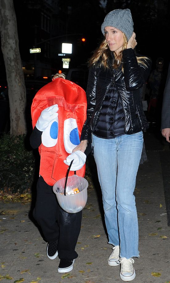 Sarah Jessica Parker Celebrating Halloween With Her Family In New York, 2010