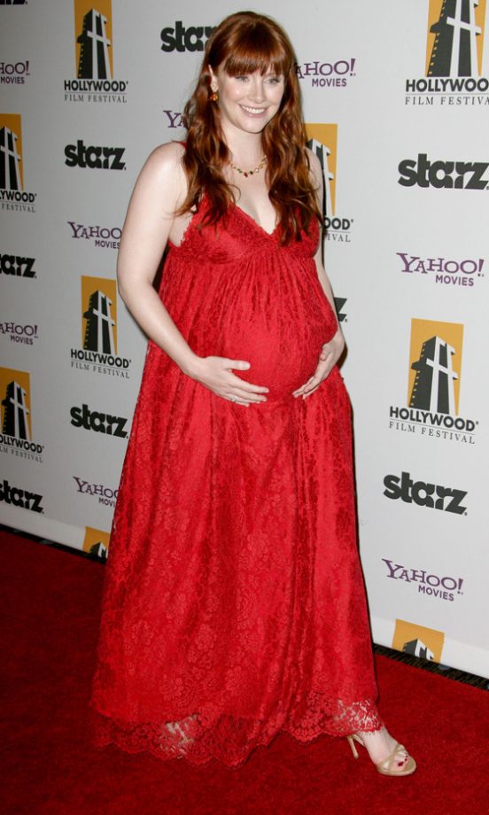 Bryce Dallas Howard Showed Off Her Baby Bump In A Stunning Red Dress At The Hollywood Film Awards 2011