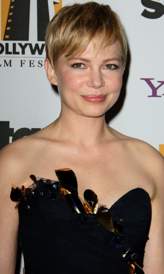 Michelle Williams Teamed Her Stunning Midnight Blue Gown With Her Signature Pixie Crop Hairstyle At The Hollywood Film Awards 2011