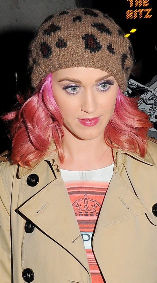 Katy Perry Goes Back To Her Pink Hairstyle Again, 2011