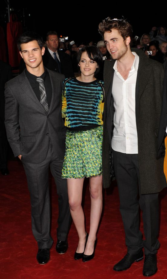 Kristen Stewart With Taylor Lautner And Robert Pattinson At The Twilight Saga: New Moon, Fan Party In London, 2009