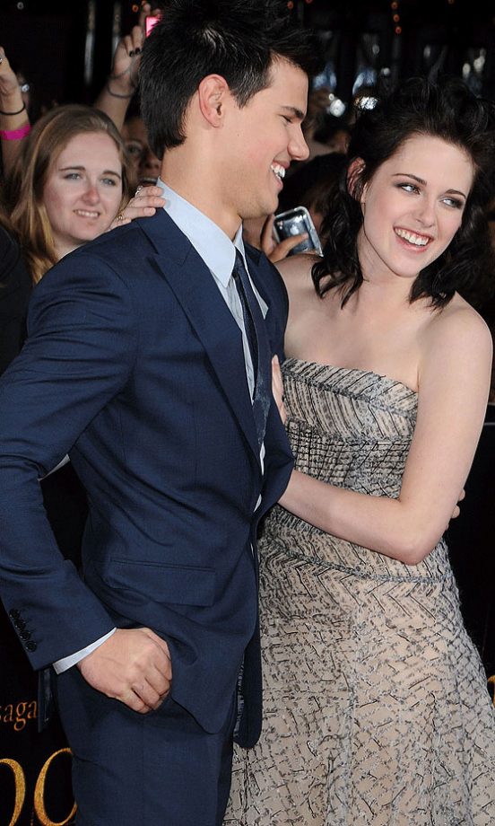 Kristen Stewart And Taylor Lautner At The Twilight Saga: New Moon Film Premiere In LA, 2009