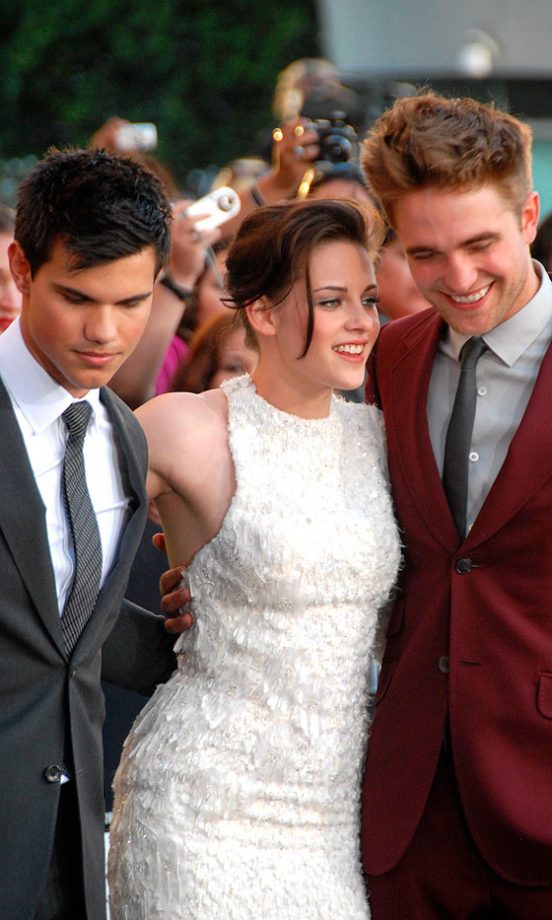 Kristen Stewart With Her Boys Taylor Lautner And Robert Pattinson At The Twilight Saga: Eclipse LA Premiere, 2010