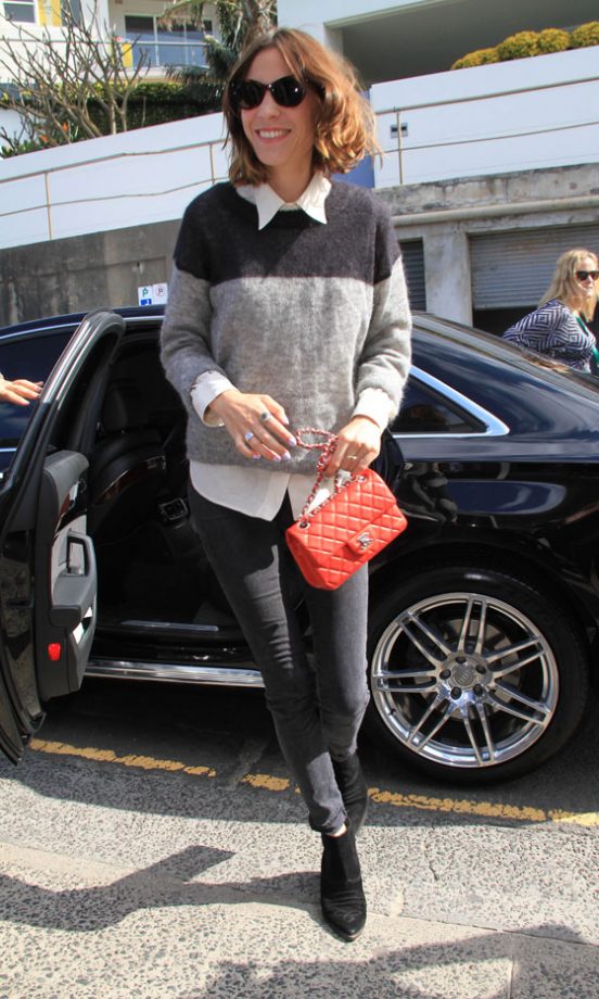 Alexa Chung Layers A Knitted Jumper With A Classic White Shirt For A Preppy Autumnal Look, 2011